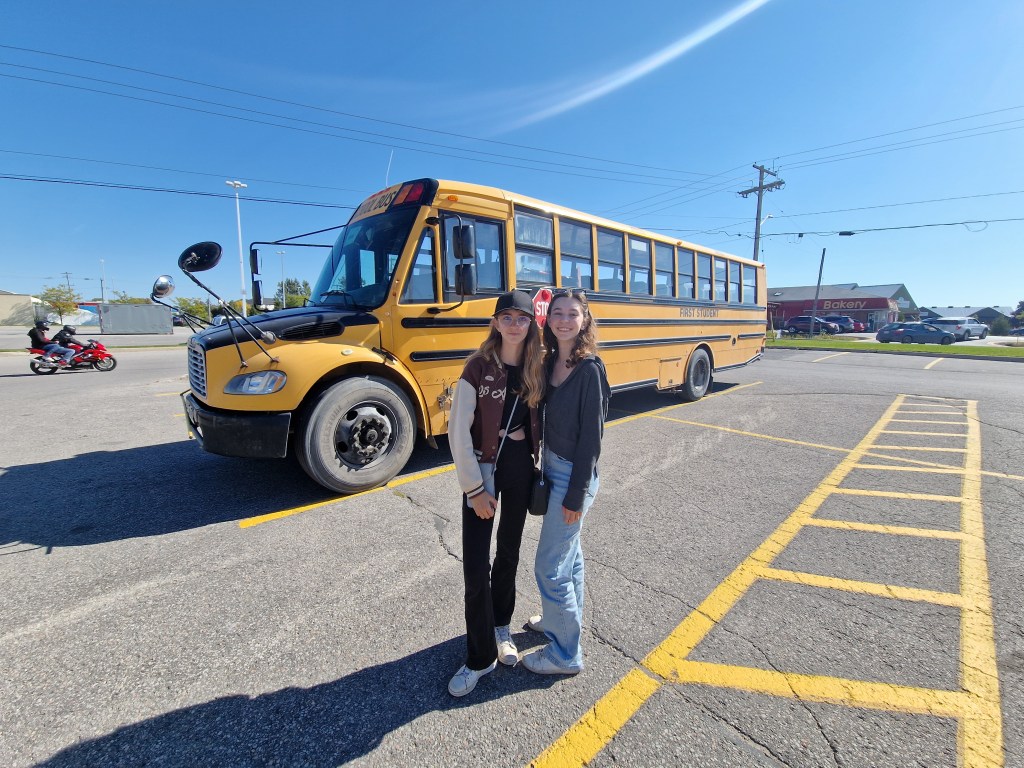 Présentation du Canada par les filles
